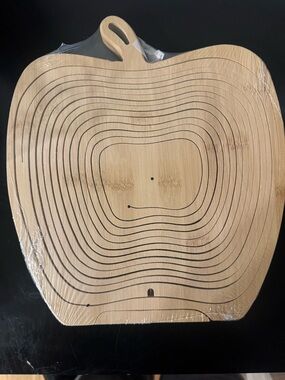 WOOD APPLE SHAPED COLLAPSIBLE BASKET. New in wrapping.